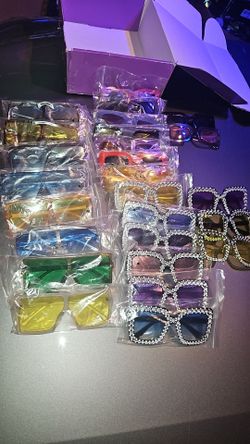 Huge Lot of Trendy Fashion Sunglasses – 26 Pairs (Brand New)