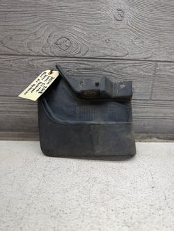 2014-2018 GMC SIERRA REAR PASSENGER SIDE TIRE FRONT AIR DEFLECTOR OEM
