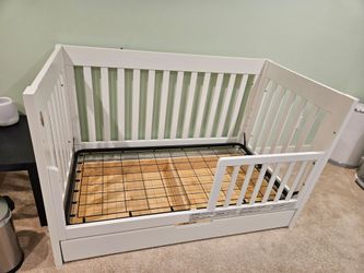 Crib/Toddler Bed, not particle board