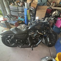 2017 Harley Davidson Sportster 883 Iron,  14,000 Miles 
