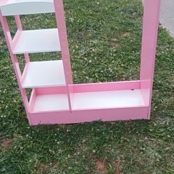 Girls Dress Up Vanity 