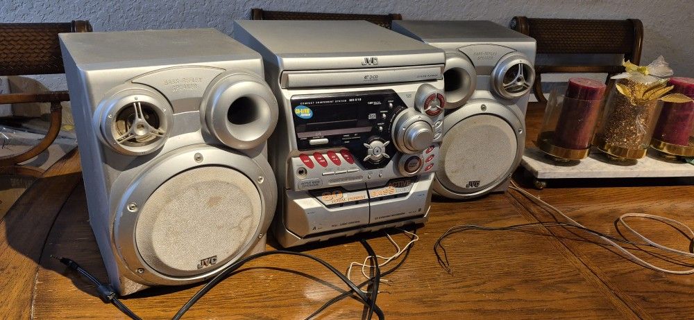 JVC Compact Component Stereo System with Speakers