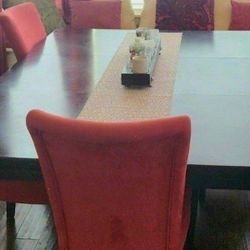 BLACK DINING TABLE - EXTENDABLE (No Chairs)