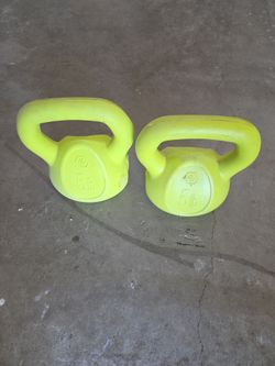 2  5lb kettlebell set