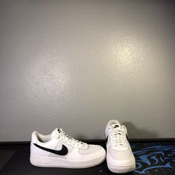 Nike Air Force Ones Men’s 9