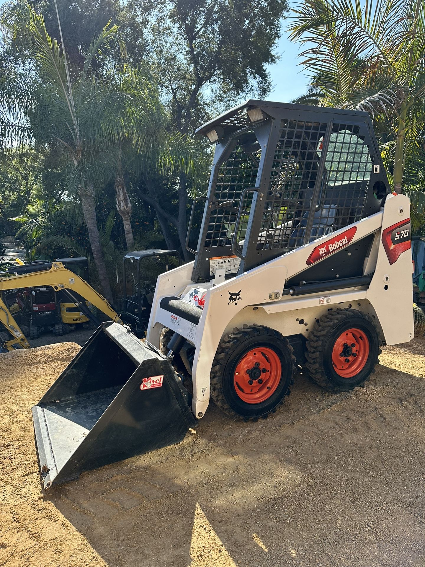 Bobcat Mini Compact Skid Steer S70 Loader 