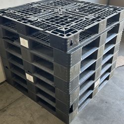 Plastic Semi Solid Top Rackable Pallets