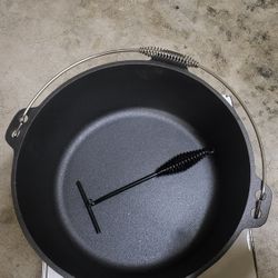 Dutch Iron Cast Pot Indoor  and Outdoor 