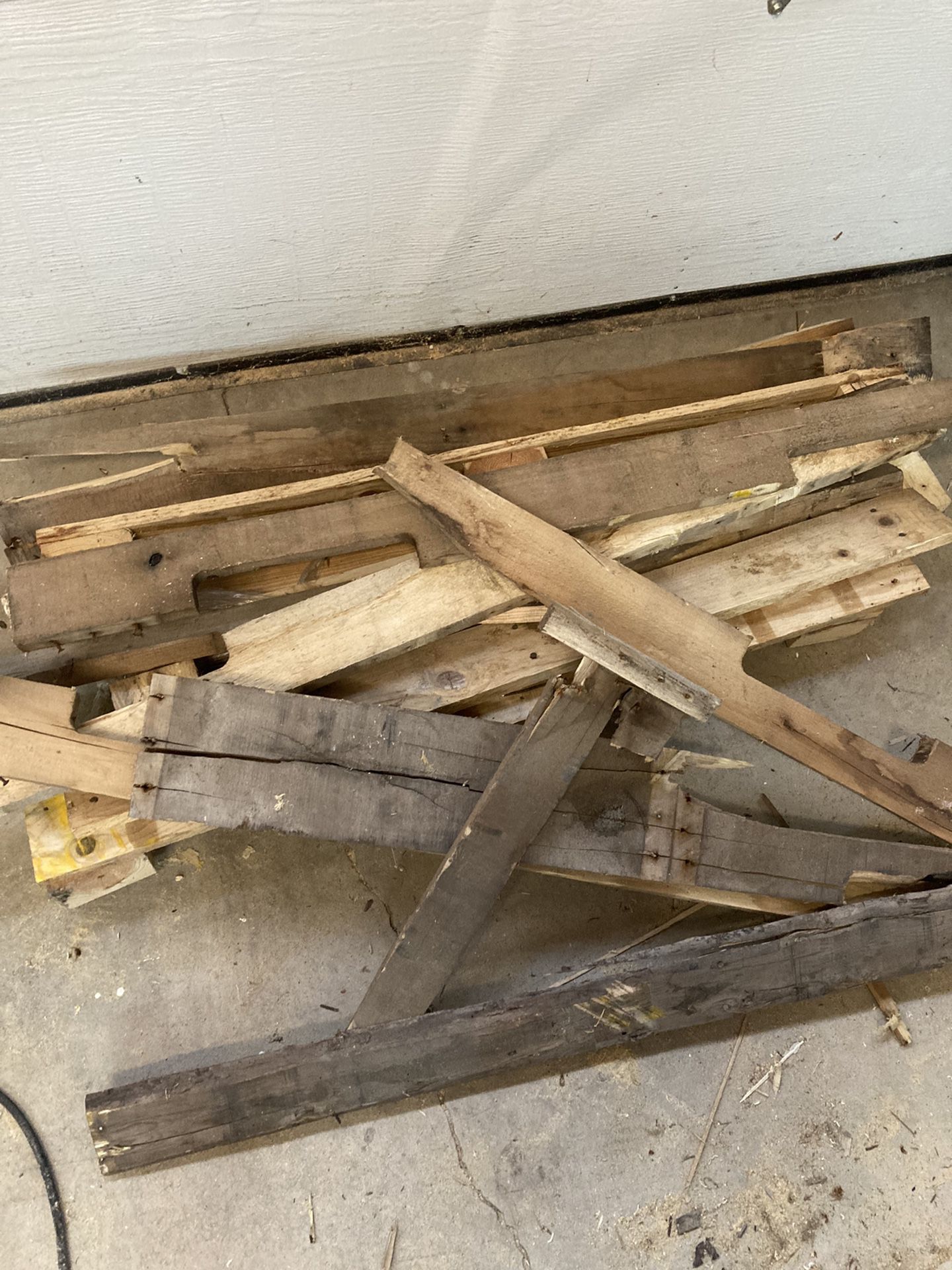 Free Leftover Pallet Wood