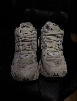 balenciaga runners all white