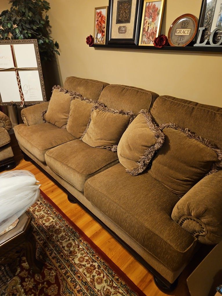 Couch & Loveseat Low Price!