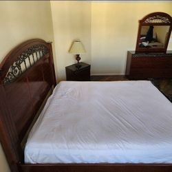 Ashley Furniture Queen Size Bedroom Set 