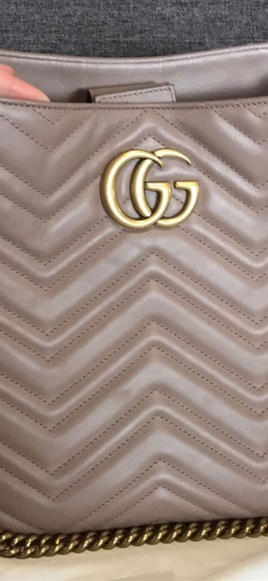 Gucci GG Marmont Meduim Matelasse Shoulder Bag.