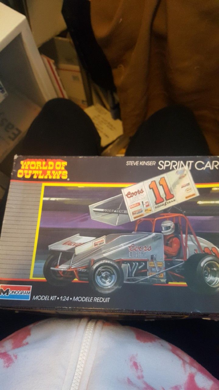 Steve Kinser Sprint Car model. Missing Body and Chasy  So only good for Parts