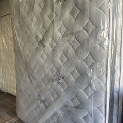 New Queen Mattress Pillow Top