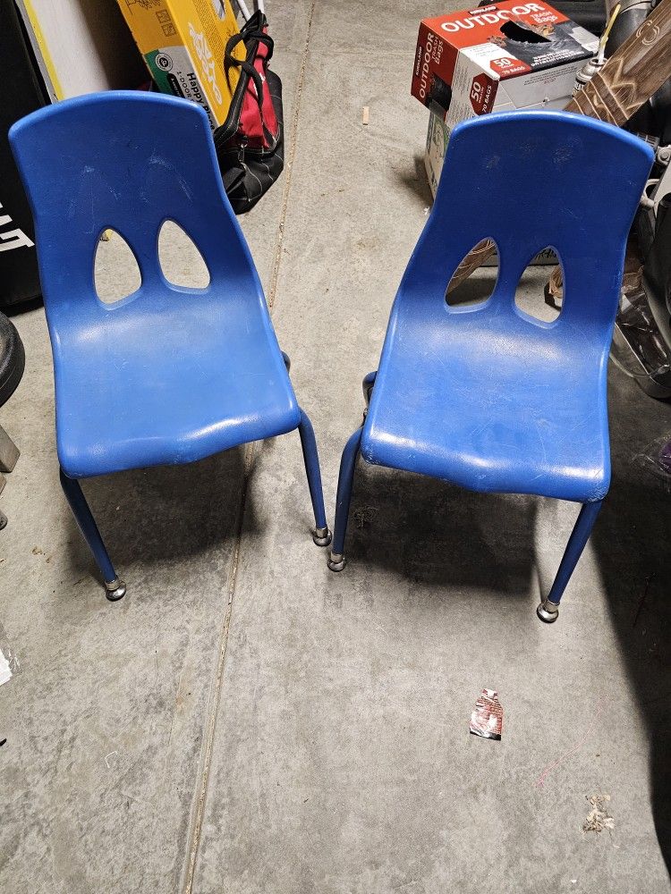 Kids Old Fashioned Stacking School Chairs