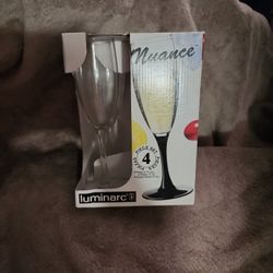  4 Wine Glasses  🥂 🥂 