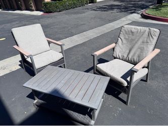 Outdoor patio furniture 2 chairs and table