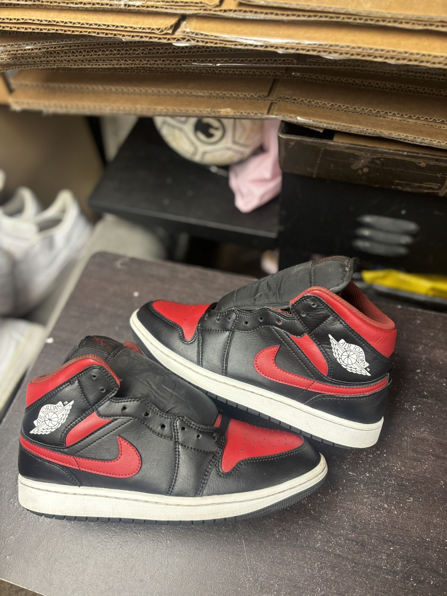 Air Jordan 1 Mid Bred Twist