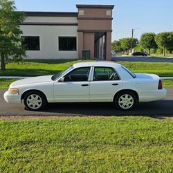 2010 Ford Crow Victoria 