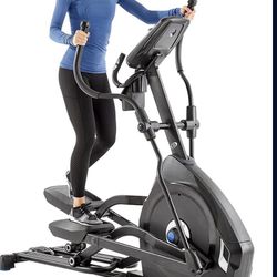 Like New Nautilus E616 Elliptical Trainer Black for Sale in Miami, FL