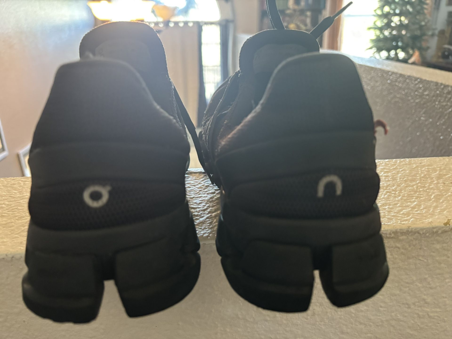 Black On cloud sneakers Mens 10 1/2