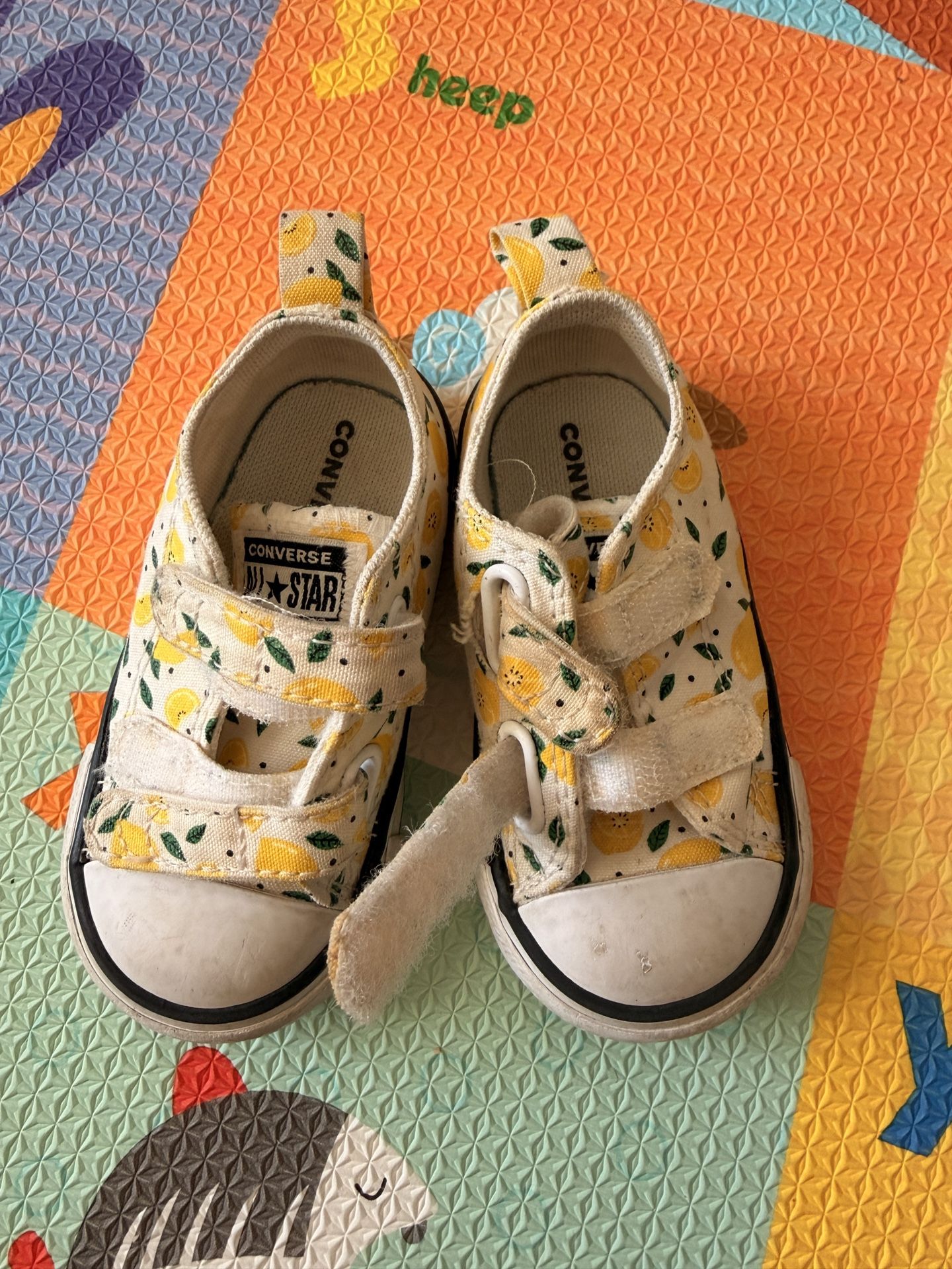 Converse kids size 4 baby