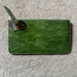 CHICO’S NOSZ: SMALL CLUTCH PURSE  (JADE GREEN) 
