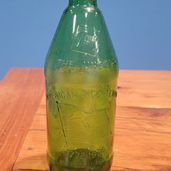 Vintage 1976 Bicentennial 7 UP 16 oz Glass Bottle - American Flag