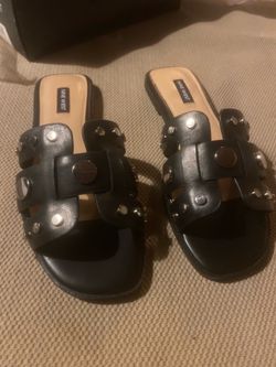 Nine West Black Leather Sandals size 8.5M