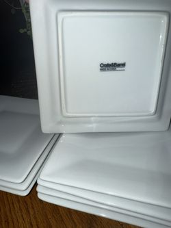 Set of 8 Plates