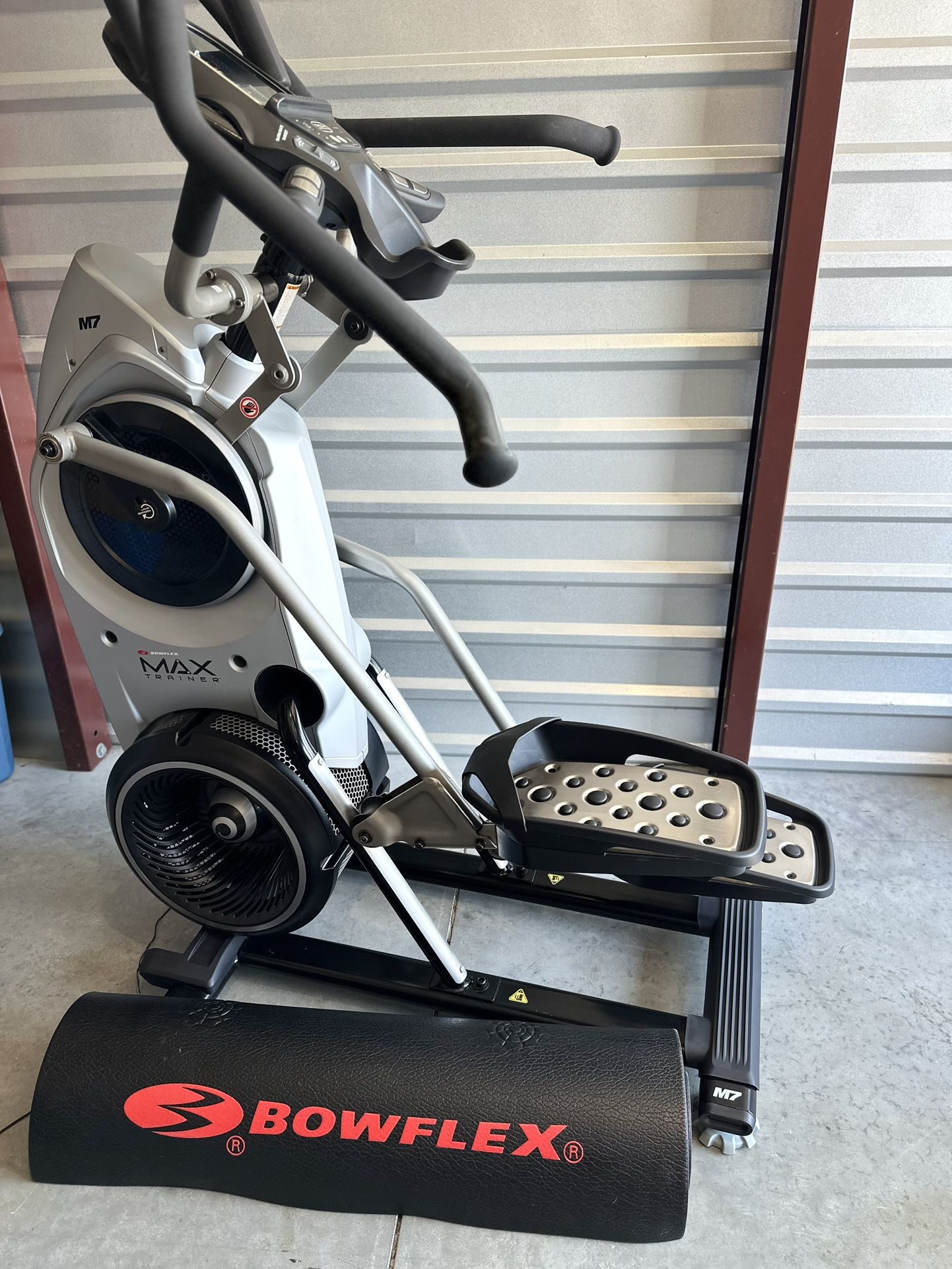 BOWFLEX MAX TRAINER ELLIPTICAL M7