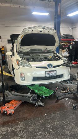 2016 Toyota Prius Hybrid Engine Parts 