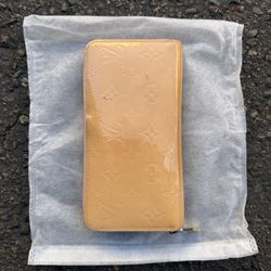 Louis Vuitton Vernis Zippy Wallet