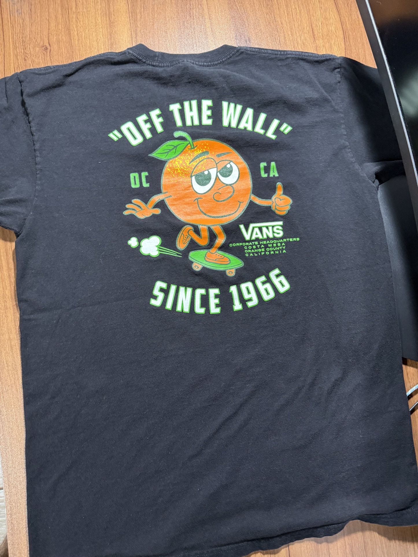 Vans “Off The Wall” Orange OC CA Skateboarding T-Shirt Medium Black