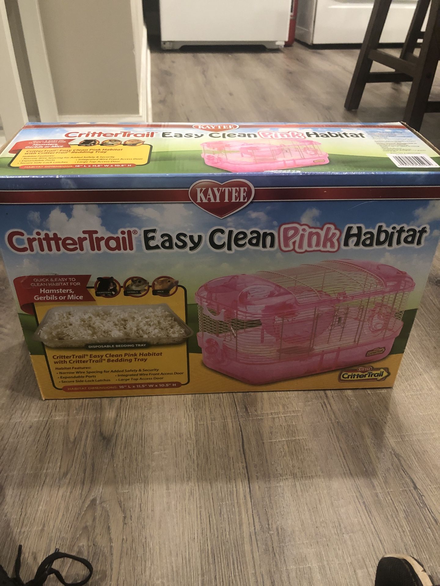 Pink hamster/gerbil/mice habitat-cage