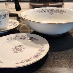 VIOLETTA CHINA SET