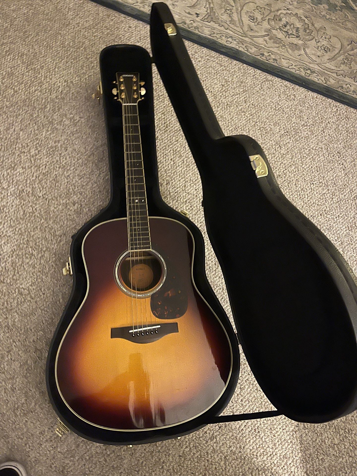 Yamaha LL6 Acoustic Guitar With Hardshell Case 