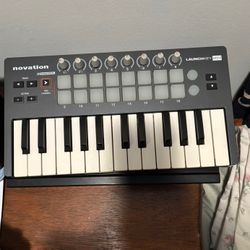 Novation  Launchkey Mini