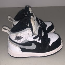 Jordan 1 Mid TD Toddler Size 5C White Smoke Grey Black 640735-073 Sneakers