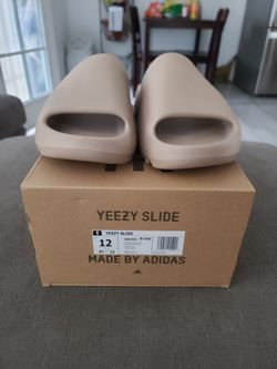 Yeezy Slide Pure