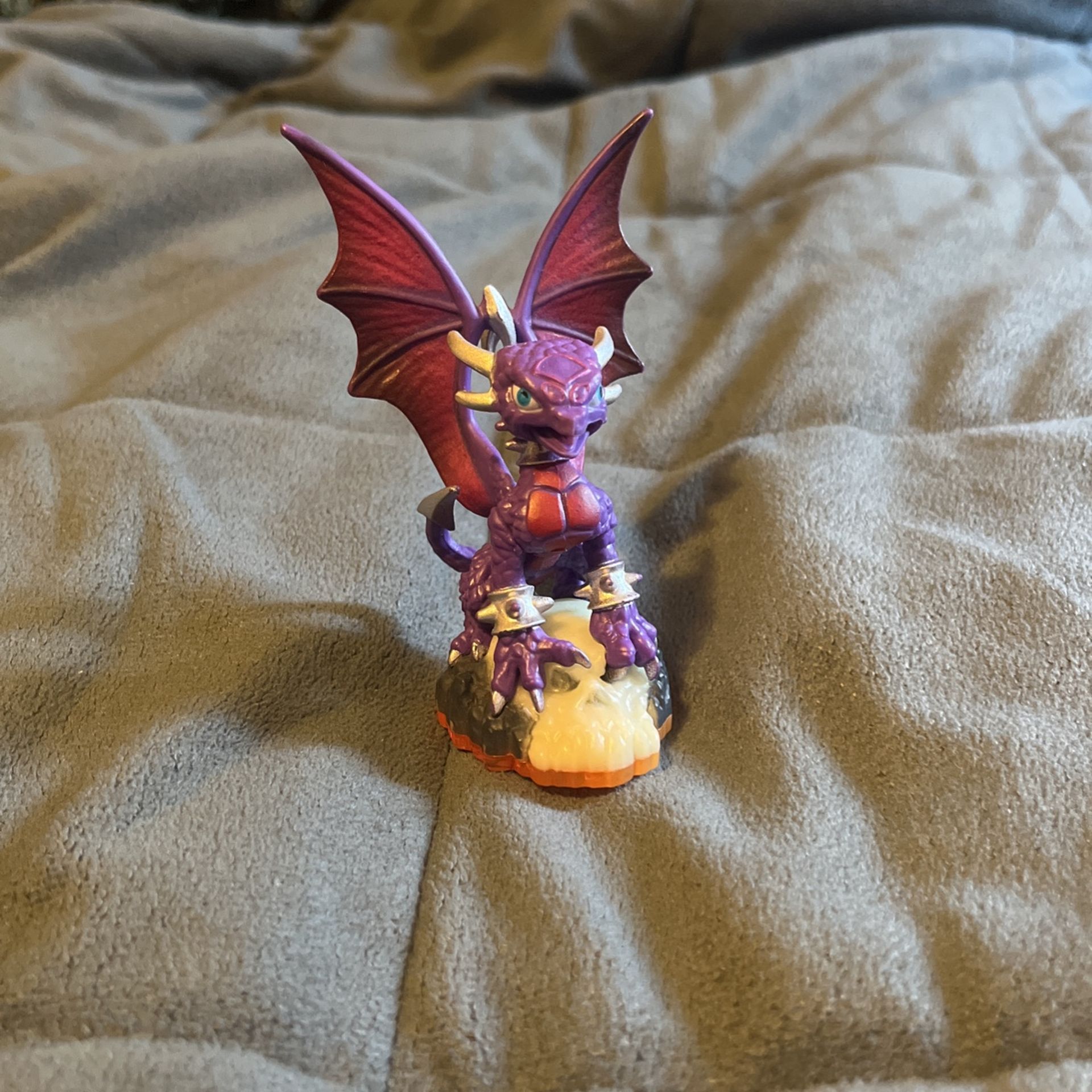 Cynder Skylander