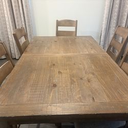 Dining Room Table with 8 chairs