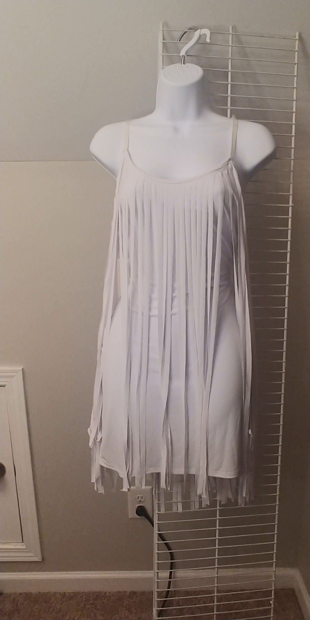White Fringe Sleevless Dress
