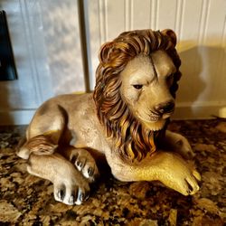 Vintage Fiberglass Sitting Lion -Rare - Like New