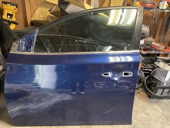 13-19 Nissan Sentra Front Left Driver Side Door