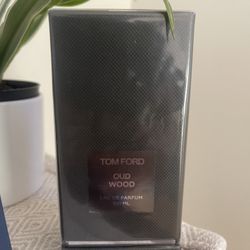 Tom Ford Oud Wood Cologne 