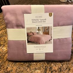 Threshold Tencel Lyocell Duvet Cover 3 piece Set. Machine Washable 