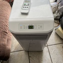 Hisense Portable Air Conditoner 6000 Btu 26 inches Tall 