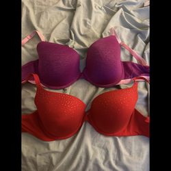 Victoria’s Secret bra.    34D and 36D